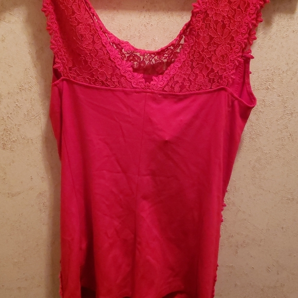 Express lace sleeveless top - Picture 3 of 4